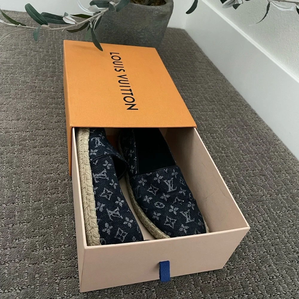 Louis Vuitton Women’s 36.5 Black Monogram Espadrille Flats w/ Box - Picture 3 of 10